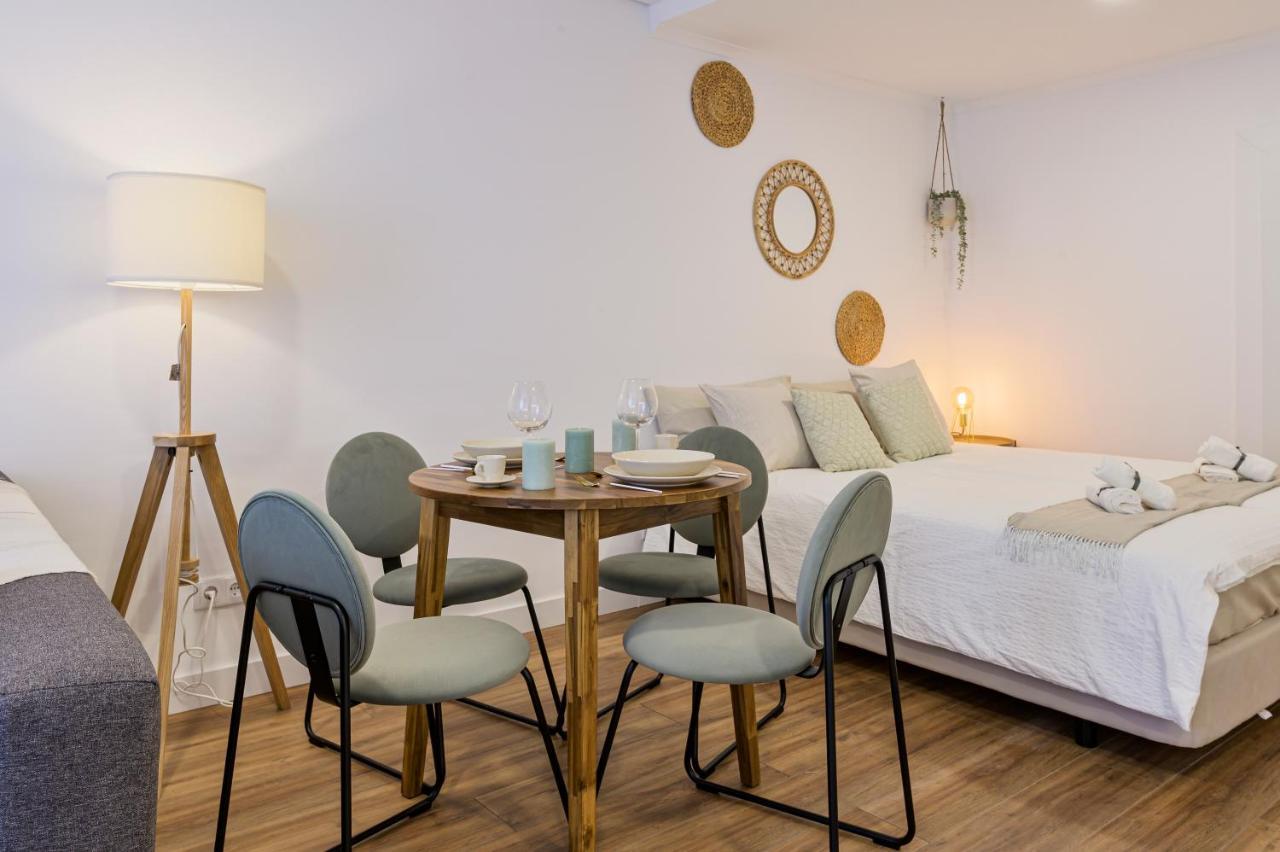 Chalet Marias - Parede Beach Apartments Eksteriør billede